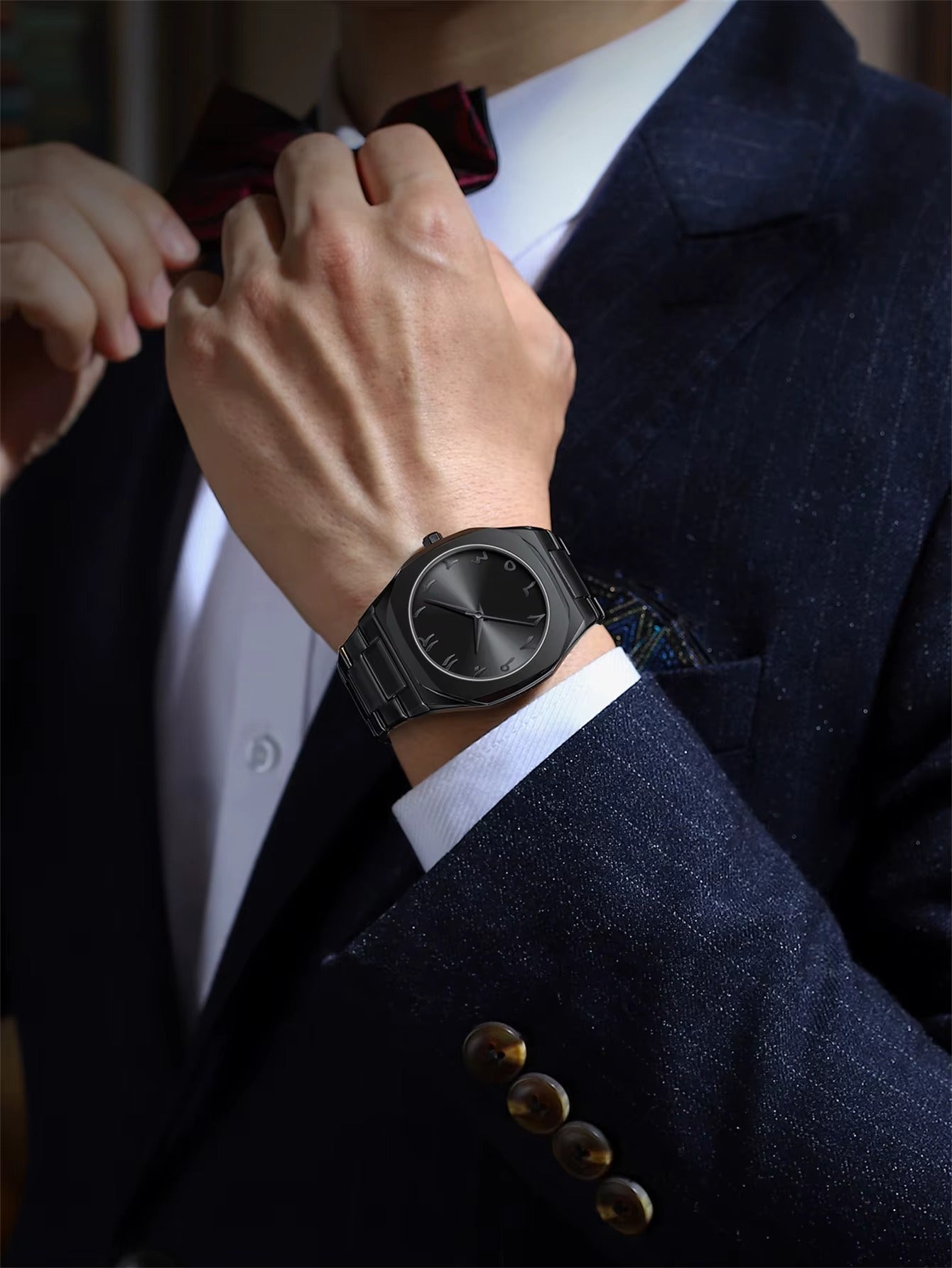 Black Arabic aura watch